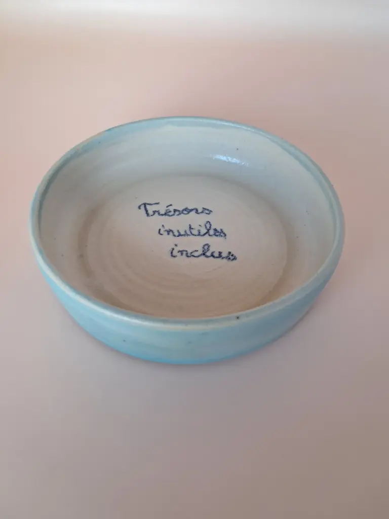 Vide-poche Trésors inutiles inclus